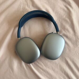 Apple Pro Max Dark Blue